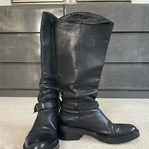 Black leather chunky boot - mid calf